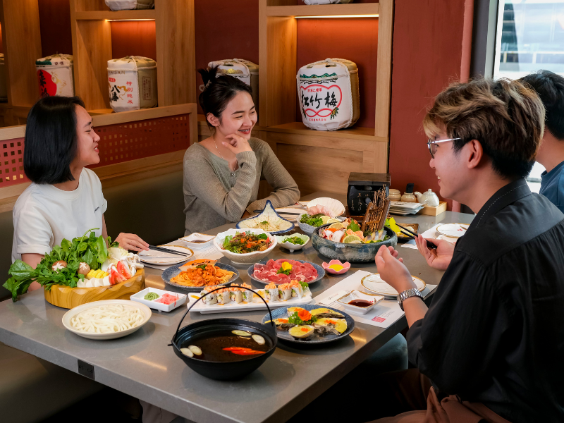Trong một bữa tiệc sushi, thông thường là thưởng thức từ vị thanh nhẹ đến đậm đà